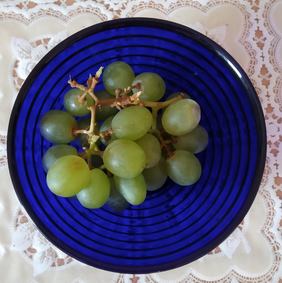 Виноград тоже неплох, особенно без косточек и сладкий