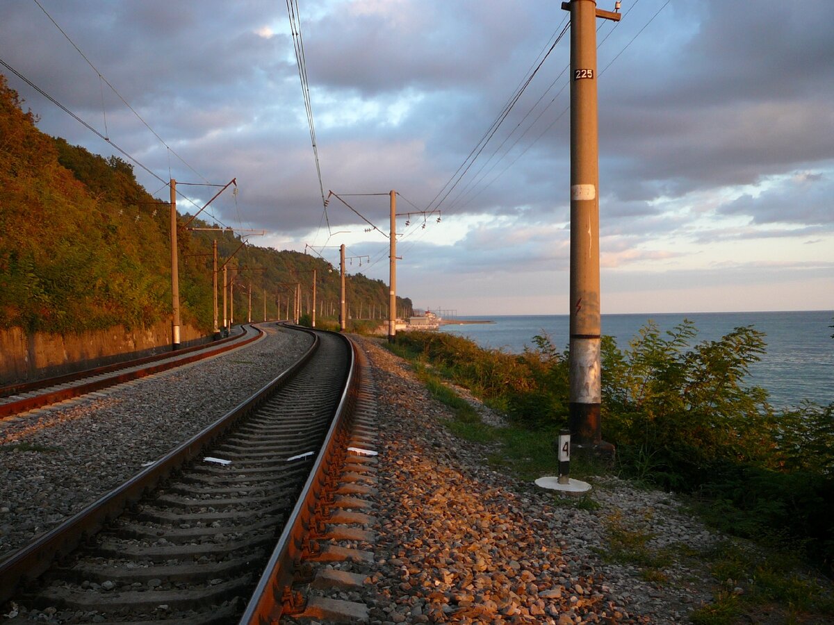 Фото автора. 2006 год, сентябрь, побережье Чёрного моря, в нескольких километрах от Лазаревской. тогда мы уже с мужем приезжали к родственникам. Это крайний раз, когда я была в тех краях.