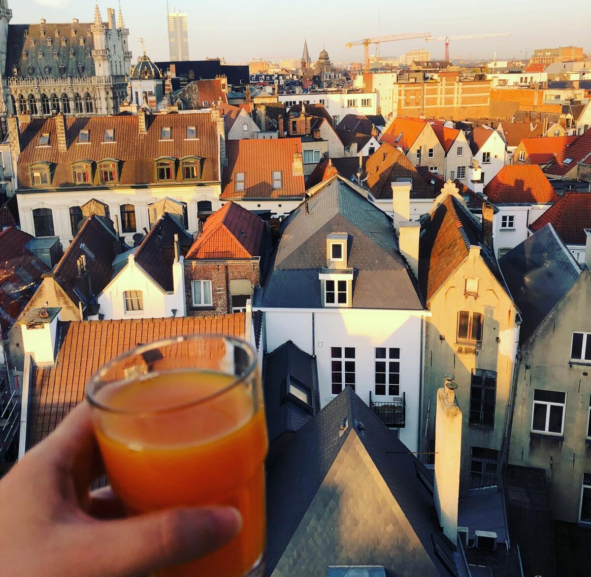 Вид из окна одного из моих любимых отелей: Floris Hotel Arlequin Grand Palace в Брюсселе (Бельгия)