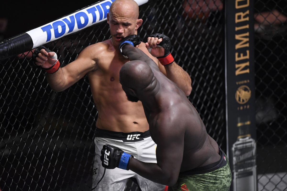 Ж. Розенстрайк - Д. дос Сантос на UFC 252