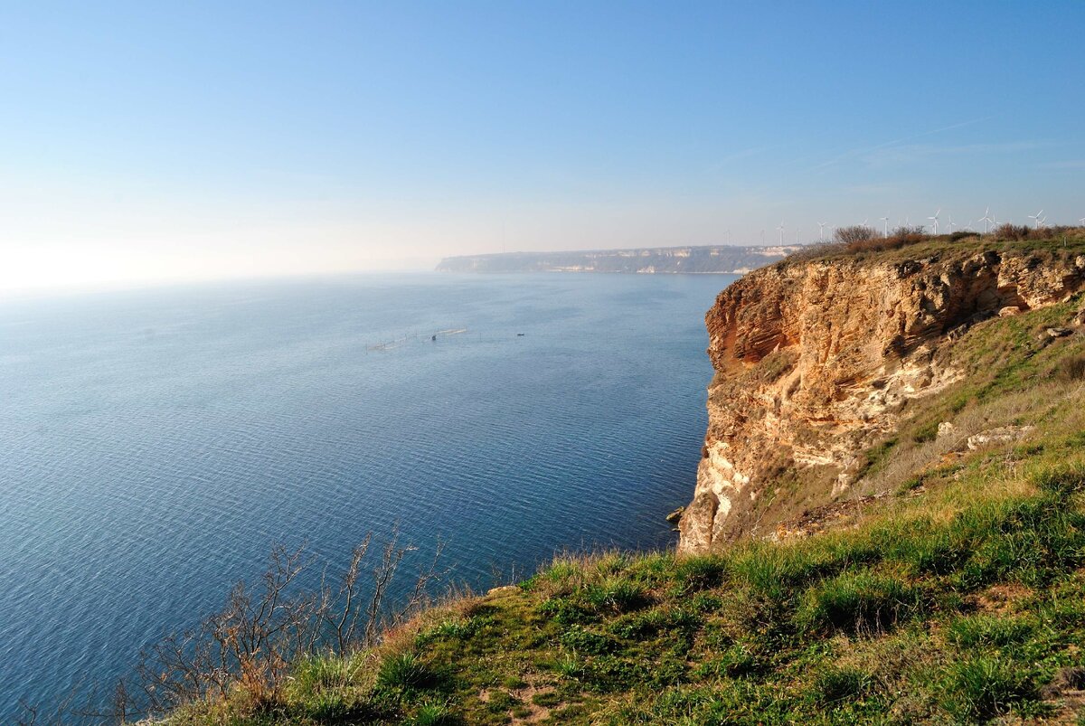 Вот вам еще прошлогодней Калиакры. Это был последний "мирный" день, так что та поездка для меня стала своеобразной границей между двумя совершенно разными жизнями)