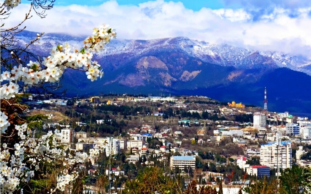 март в Крыму