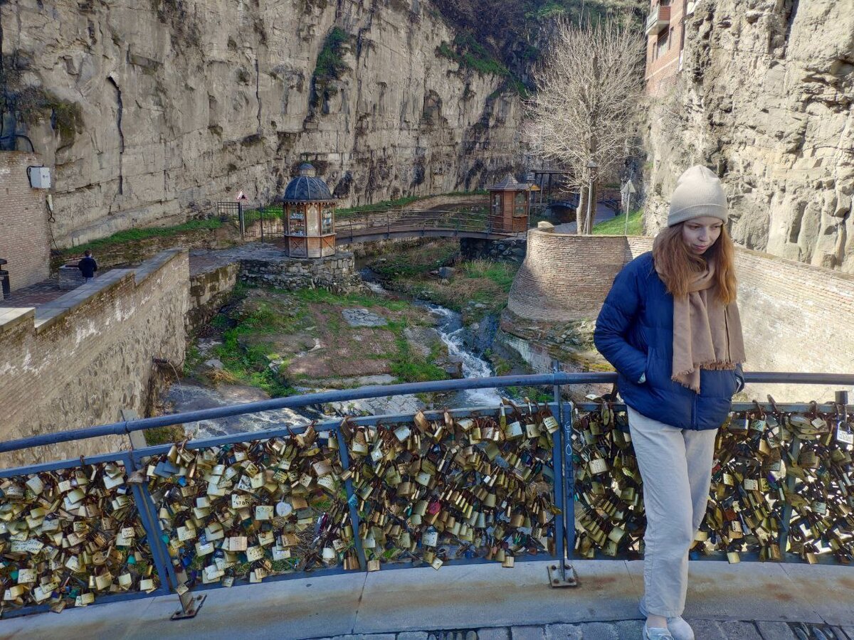 Фото с нашей прогулки по Старому Тбилиси. 