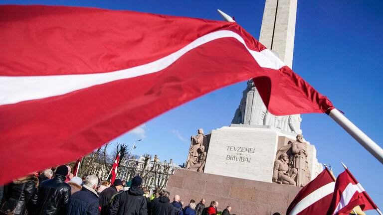 Ежегодный латышский марш в память о войсках СС Второй мировой войны, которые сражались вместе с нацистами против Советского Союз