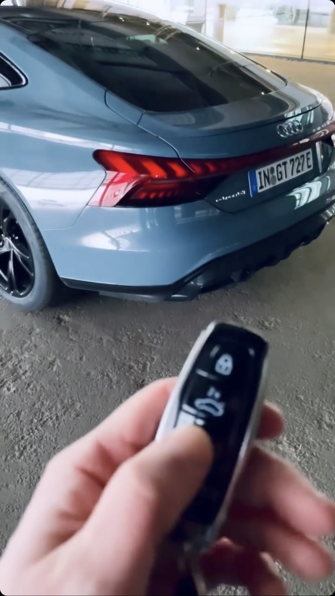 Новый Audi e-tron GT 