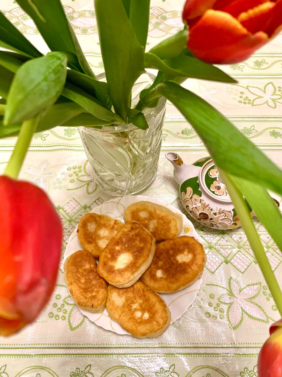 Сяду на пенек - съем пирожок