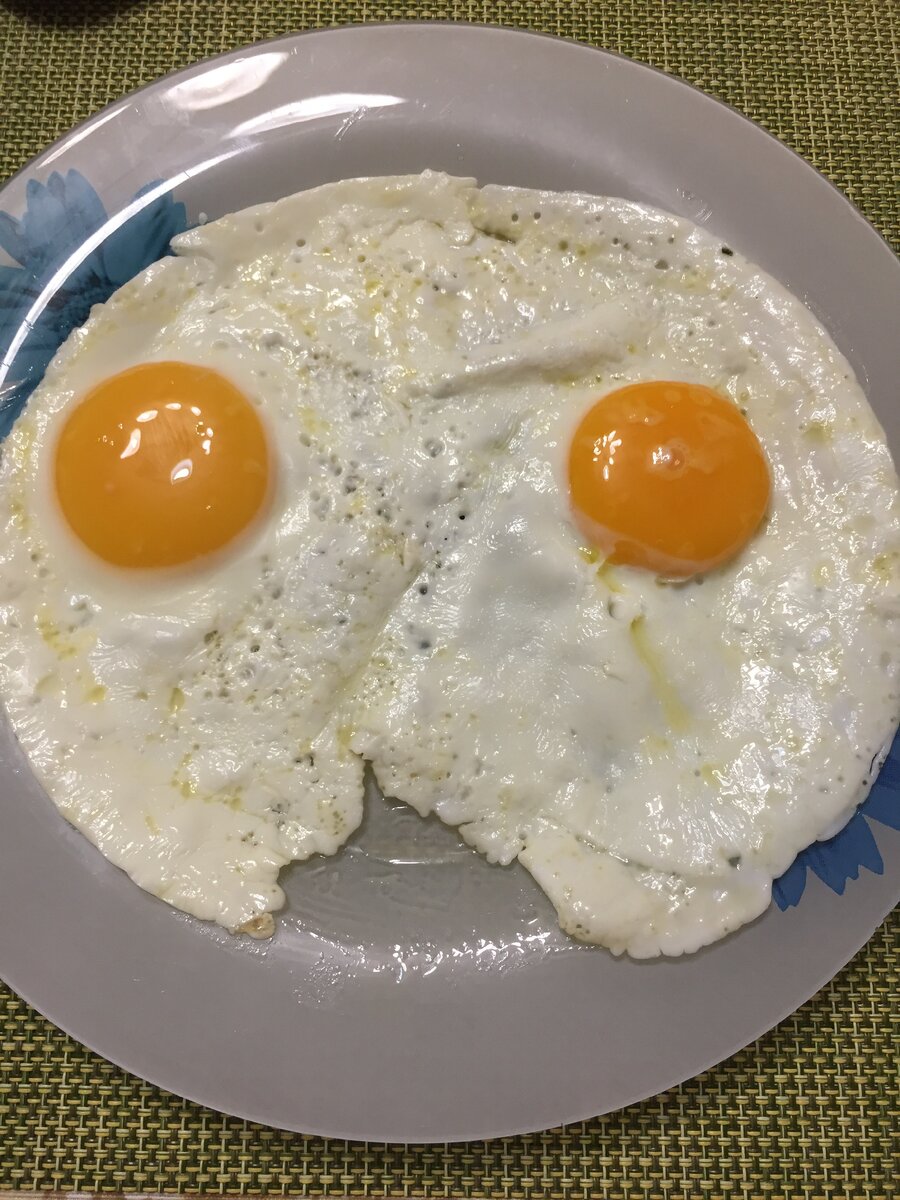 Яичница с жидким желтком