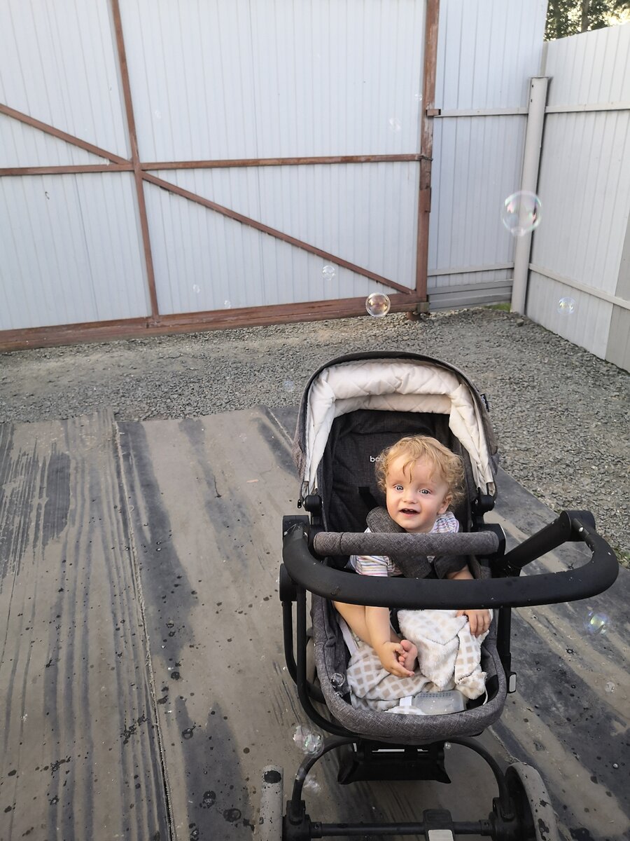 Со своим дежурным одеялом)