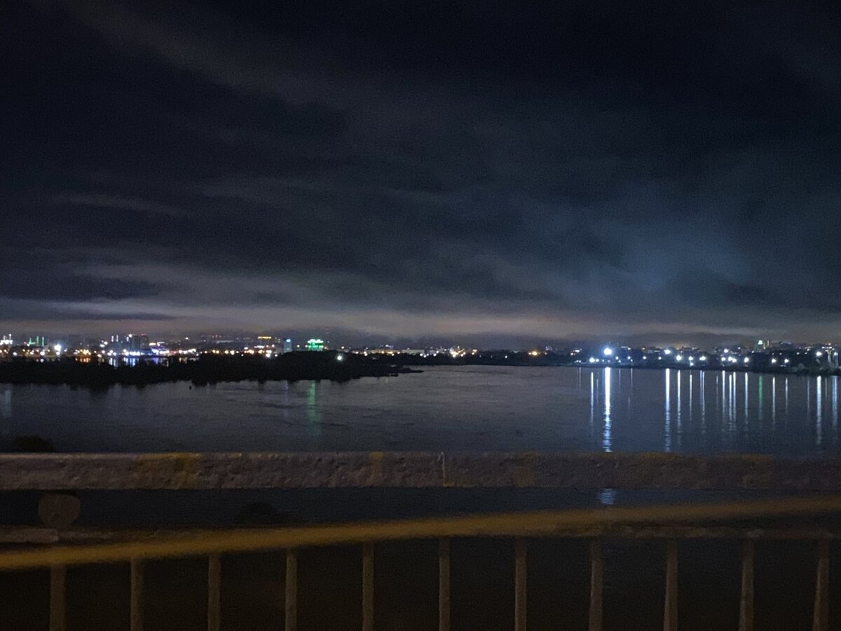 "Попытался снять на камеру смартфона то, что вижу глазами..."