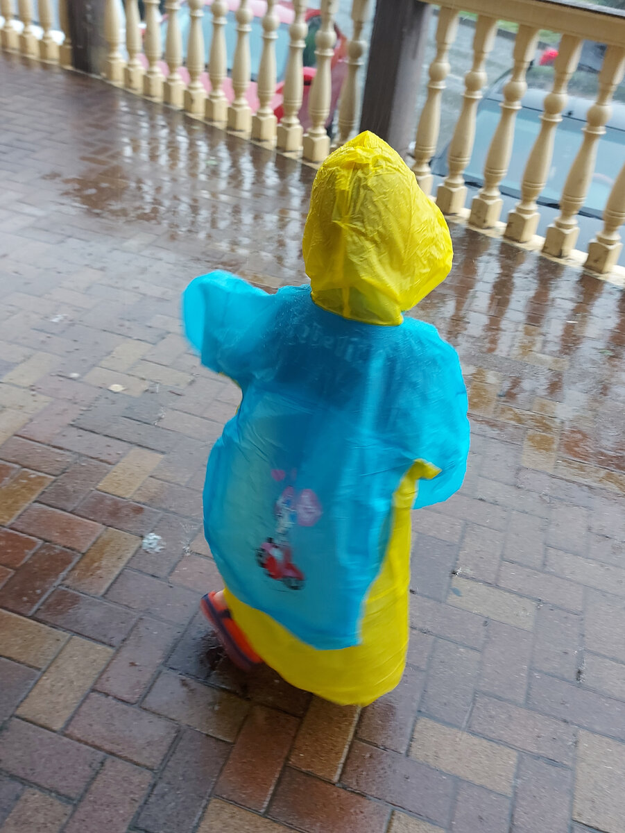 Погода радует, гуляем в таком прикиде))