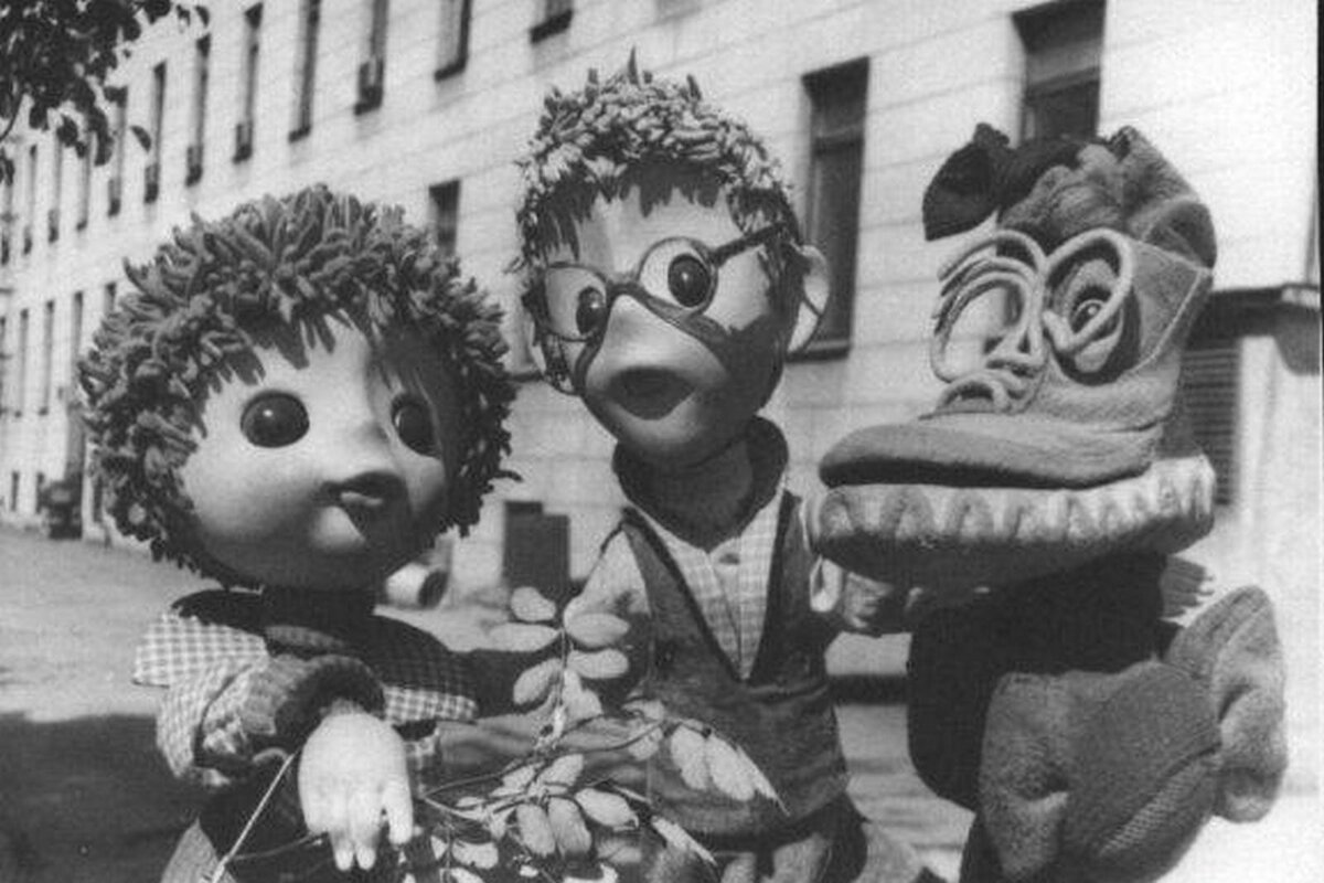 Хоха, Тото и Веснушка на прогулке по Петербургу 1990-х