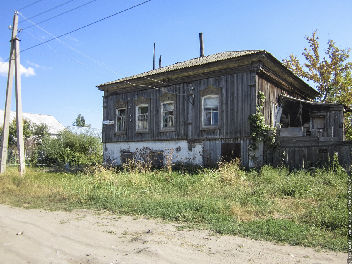 Погода красный кут неделя. Мельница 1911 красный Кут. Красный Кут Саратовская область. Село красный Кут. Красный Кут Комсомольская улица.