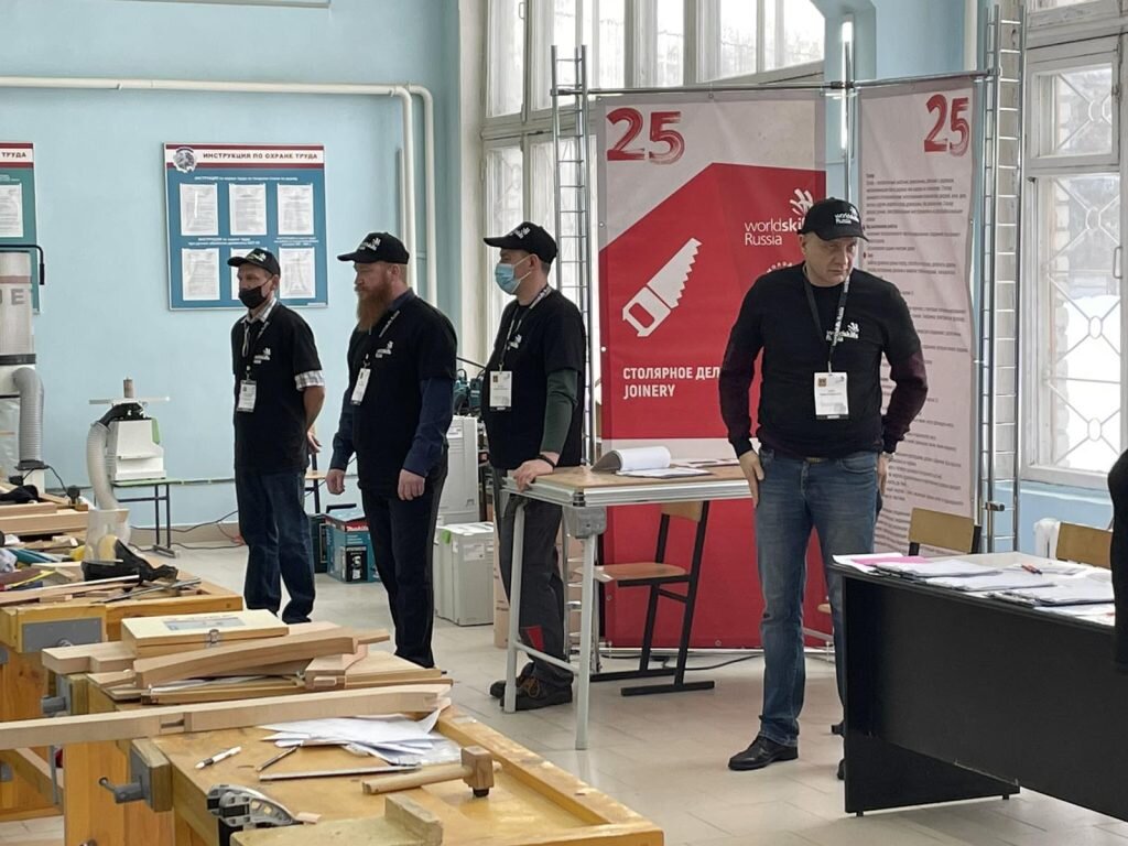 Строительный техникум им. Л. Бстт брянский строительно-технологический техникум им л. Бск брянск колледж. Строительно технологический техникум имени л я кучеева.