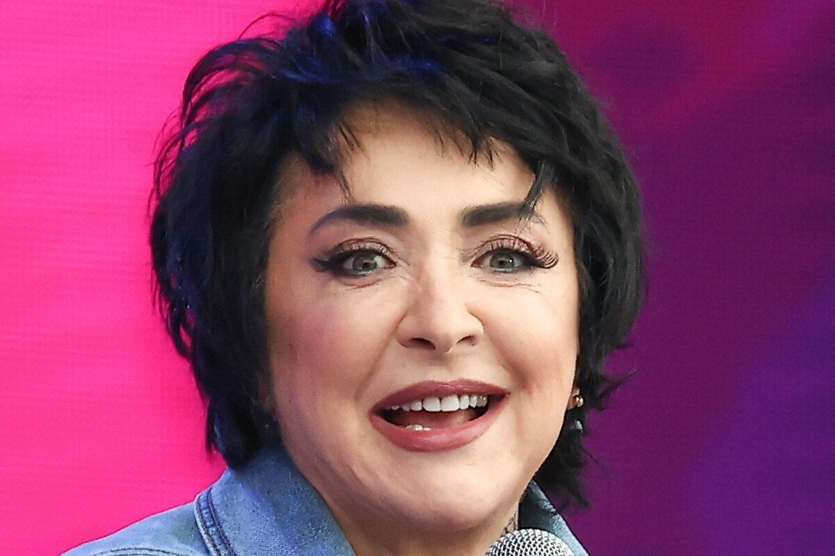     «Что всовывать и куда?»: Лолита Милявская неожиданно для себя появилась в электричке