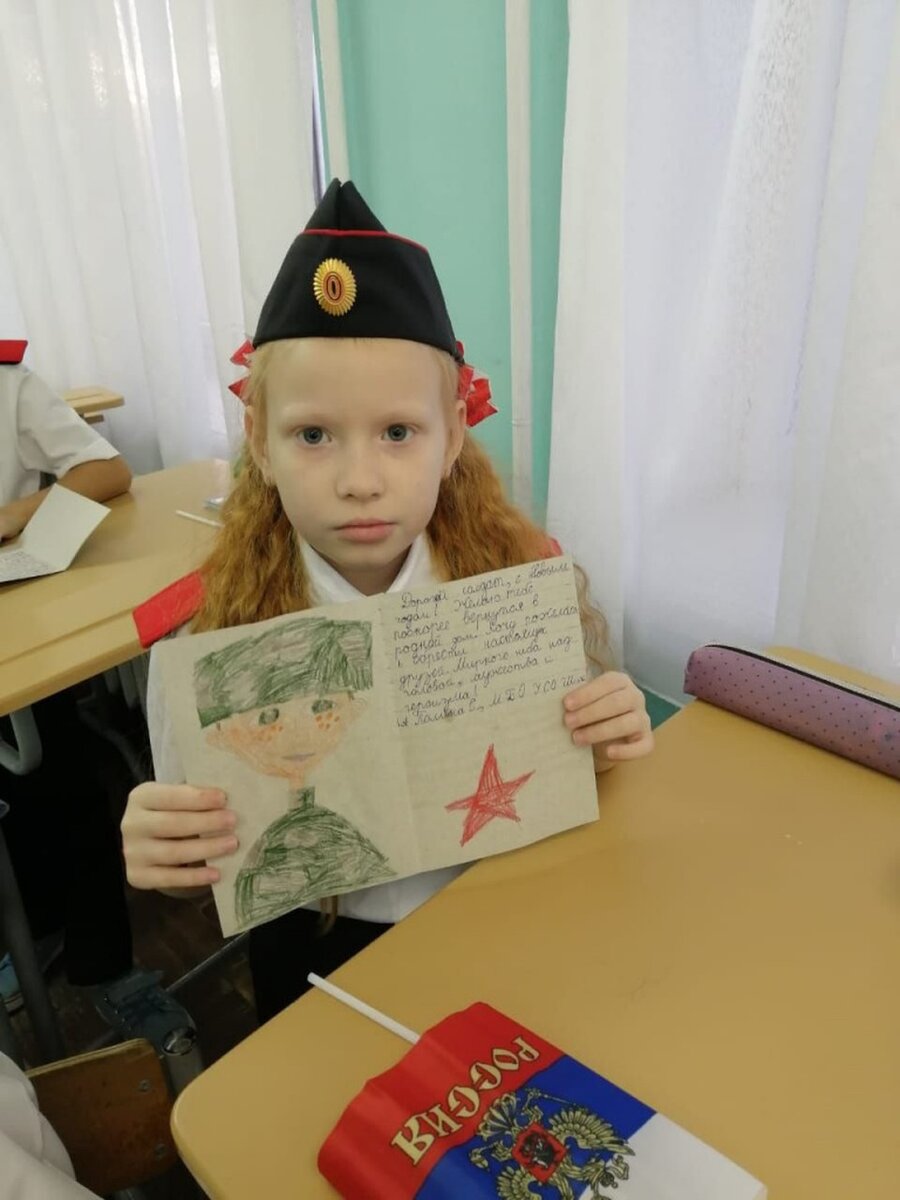    Дети пожелали солдатам скорого возвращения домой. Фото: Кубанское казачье войско