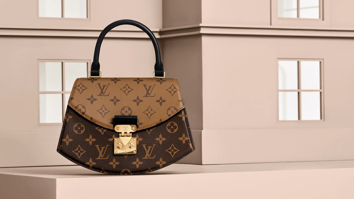 Принт LV, знакомый любой моднице