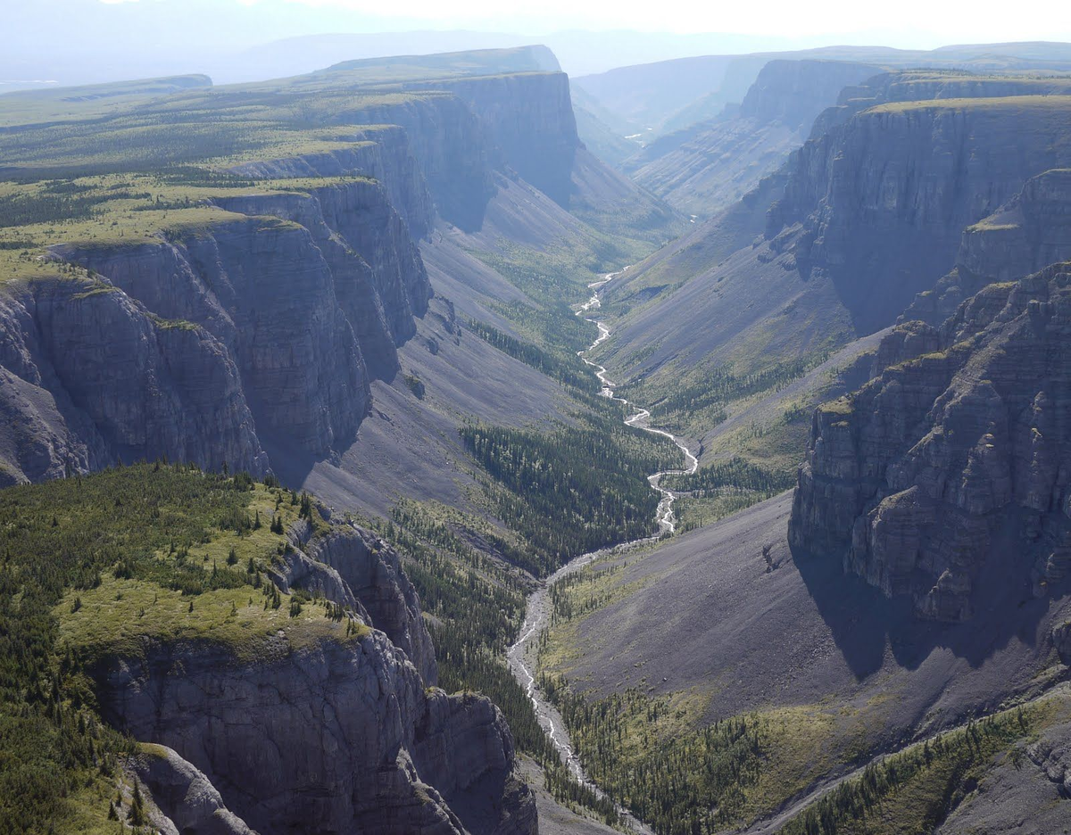 Национальный парк Наханни, Nahanni National Park Reserve of Canada. Источник: Яндекс.Картинки