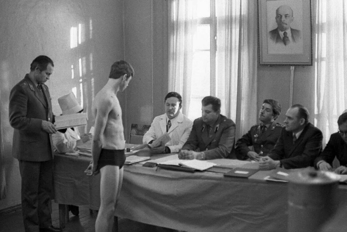 Медкомиссия в СССР. Фото из свободных источников.