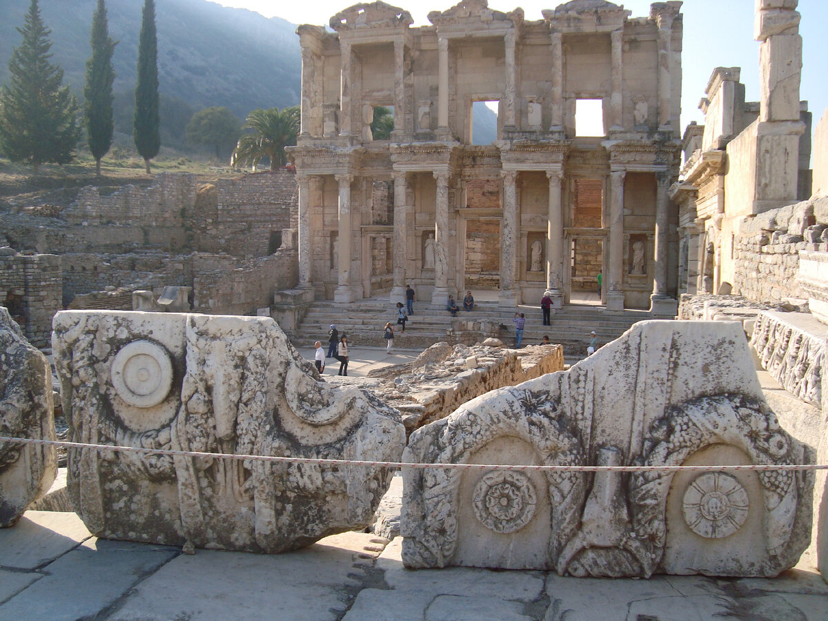 Древний город Эфес достоин восхищения. Листайте галерею. Все фото из личного архива.