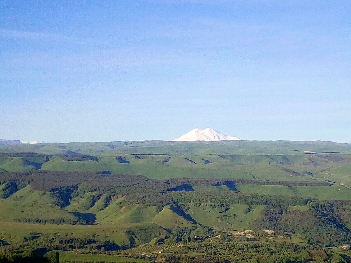 фото автора с горы Малое Седло в Кисловодске, май 2018 г