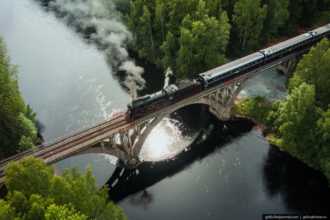 Республики карелия мост. Паровоз Сортавала Рускеала. Ретропоезд «Рускеальский экспресс» Сортавала – Рускеала. Паровоз в Карелии Рускеала. Поезд Рускеала Сортавала ретропоезд.