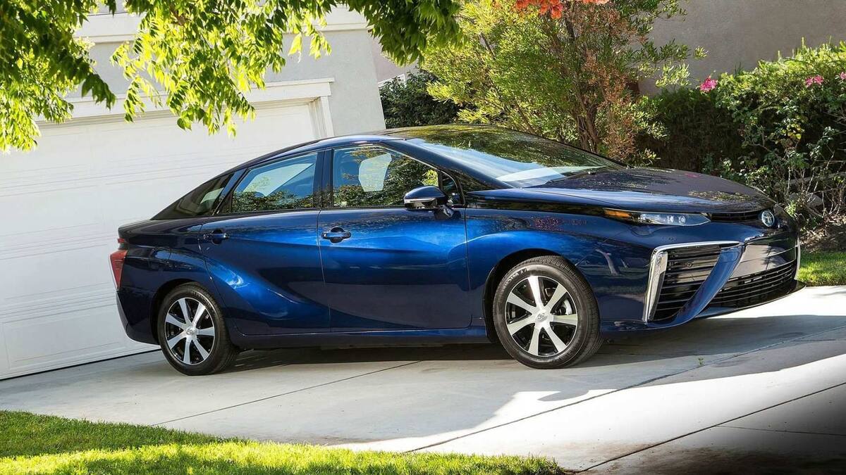 toyota mirai