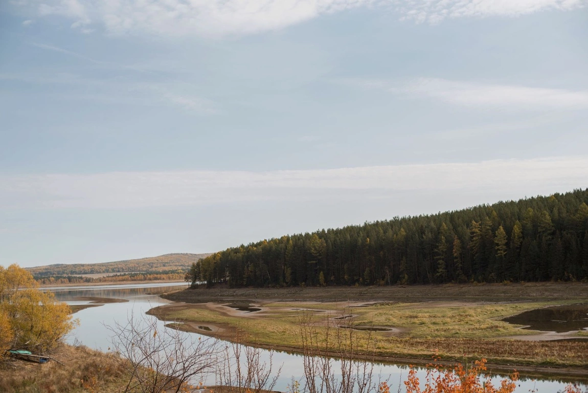 Природа Мариинска. Источник фото: https://nashural.ru/mesta/igor-chernogolov-hochu-postroit-v-mariinske-svoyu-respubliku-shkid/