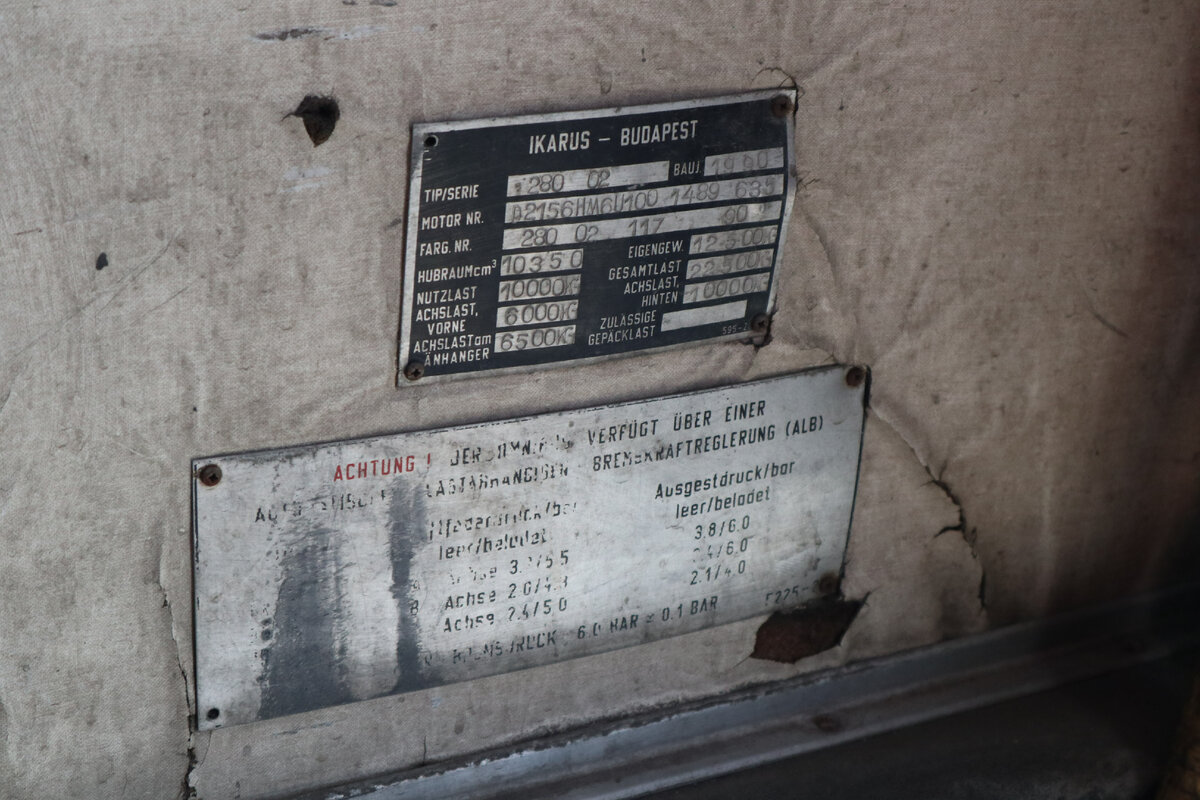 Последние "икарусы" России работают в Курске