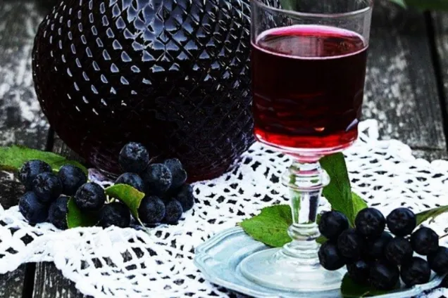 Наливка из черноплодной рябины 