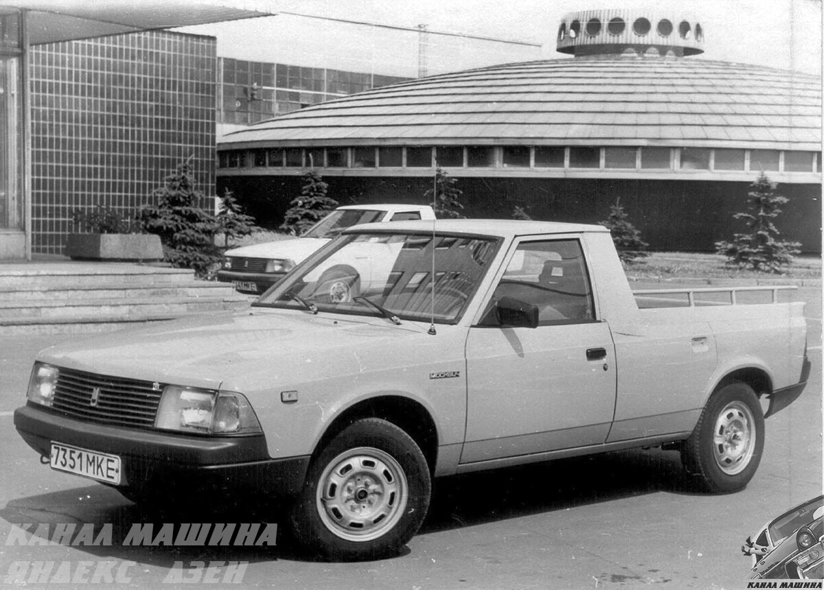 "Москвич-23351" 1989 года выпуска на фоне "тарелки" Музея АЗЛК, которую вот прямо в эти самые дни начинают разбирать (фото А.Новикова)   