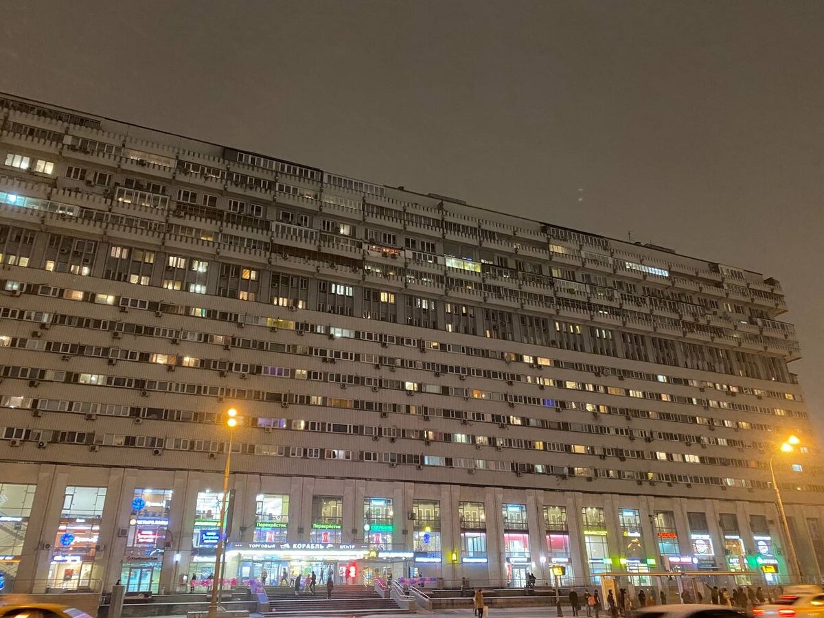 Фотография № 2 - " Титаник", место сьемки - "Дом-корабль" (Москва). Россия, Моск