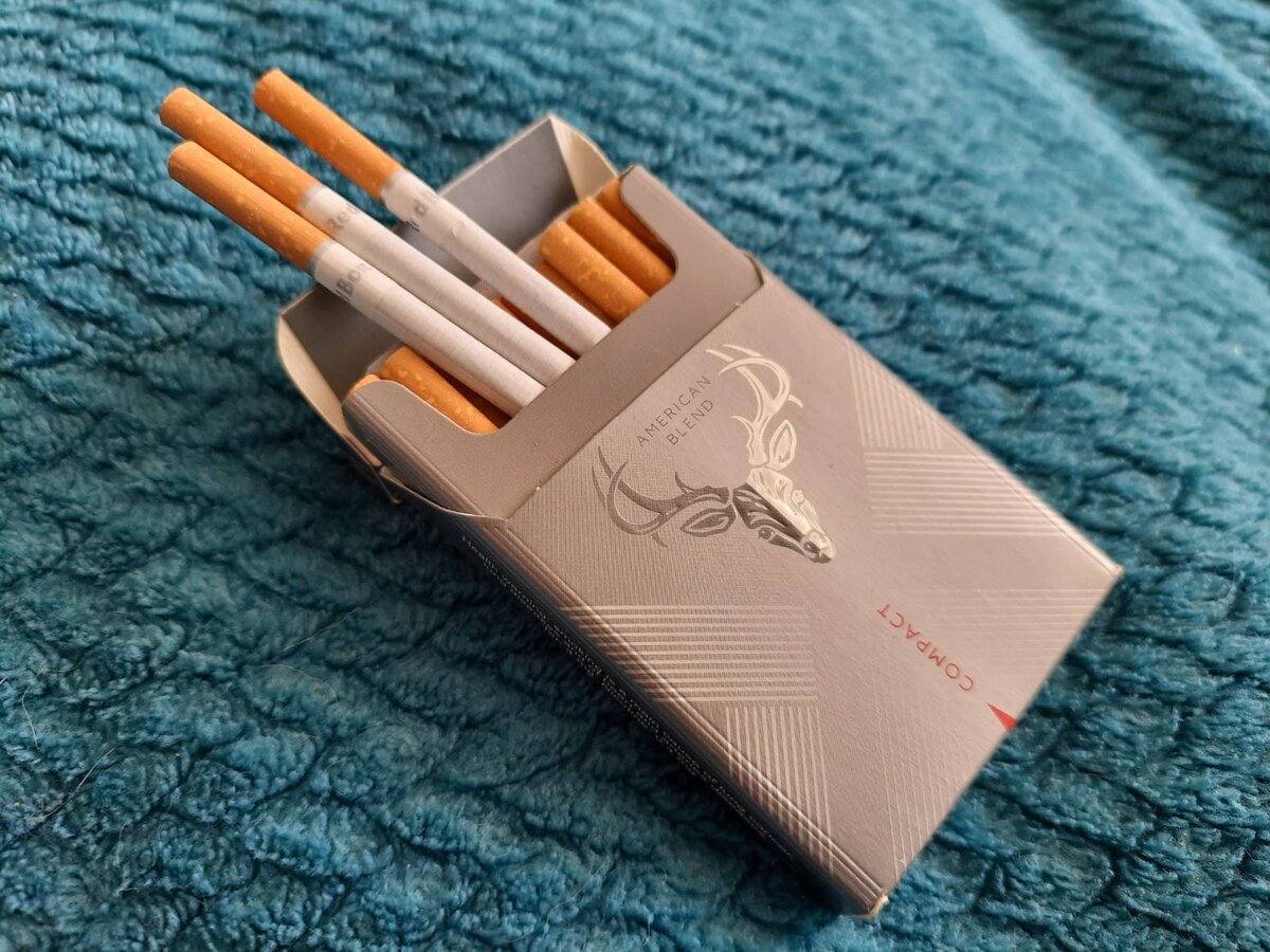 Сигареты из белоруссии купить. Сигареты Red bor. Duff сигареты Белорусские. Белорусские сигареты. Сигареты Беларусь.