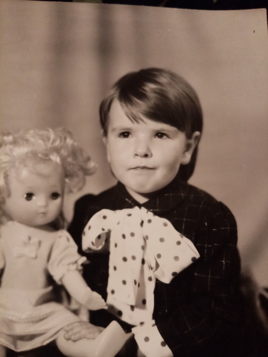 Ну я же говорю, куклы у меня тоже были.