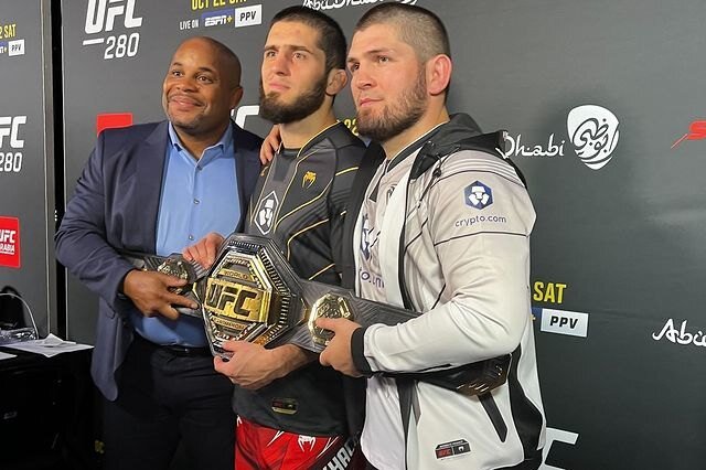     Что нужно знать о новом чемпионе UFC Исламе Махачеве: российский боец победил Чарльза Оливейру