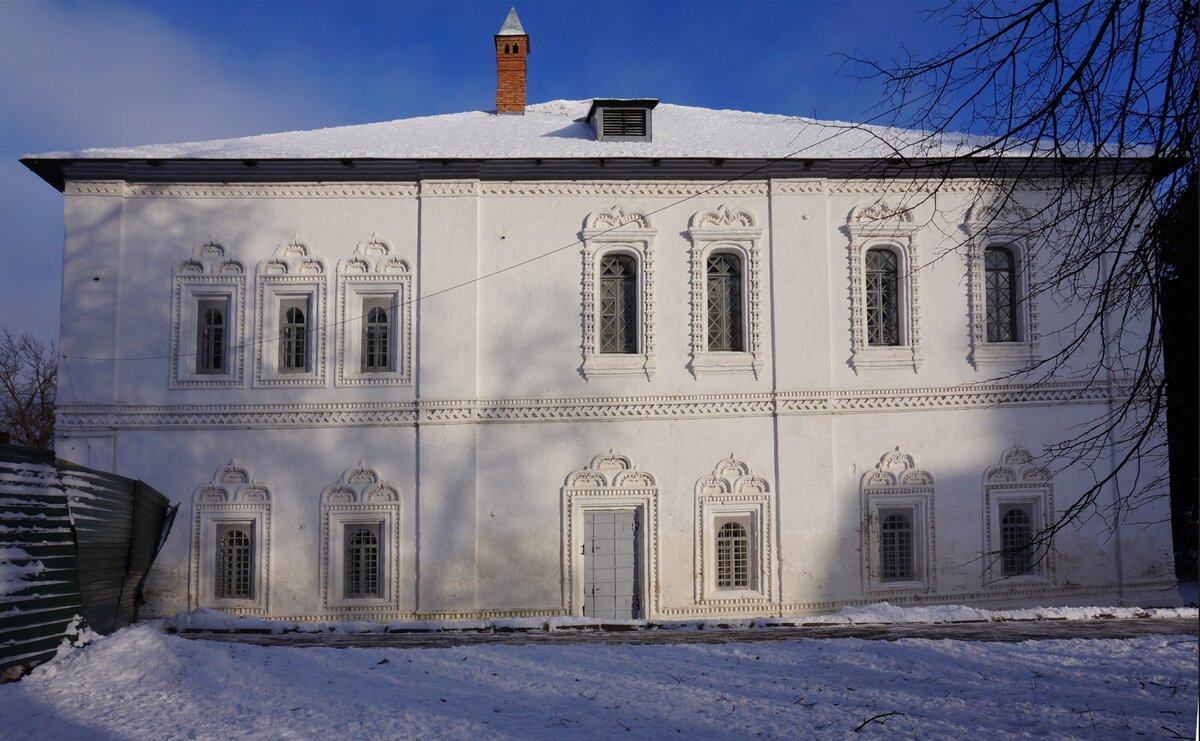 Западный фасад Митрополичьих палат 
