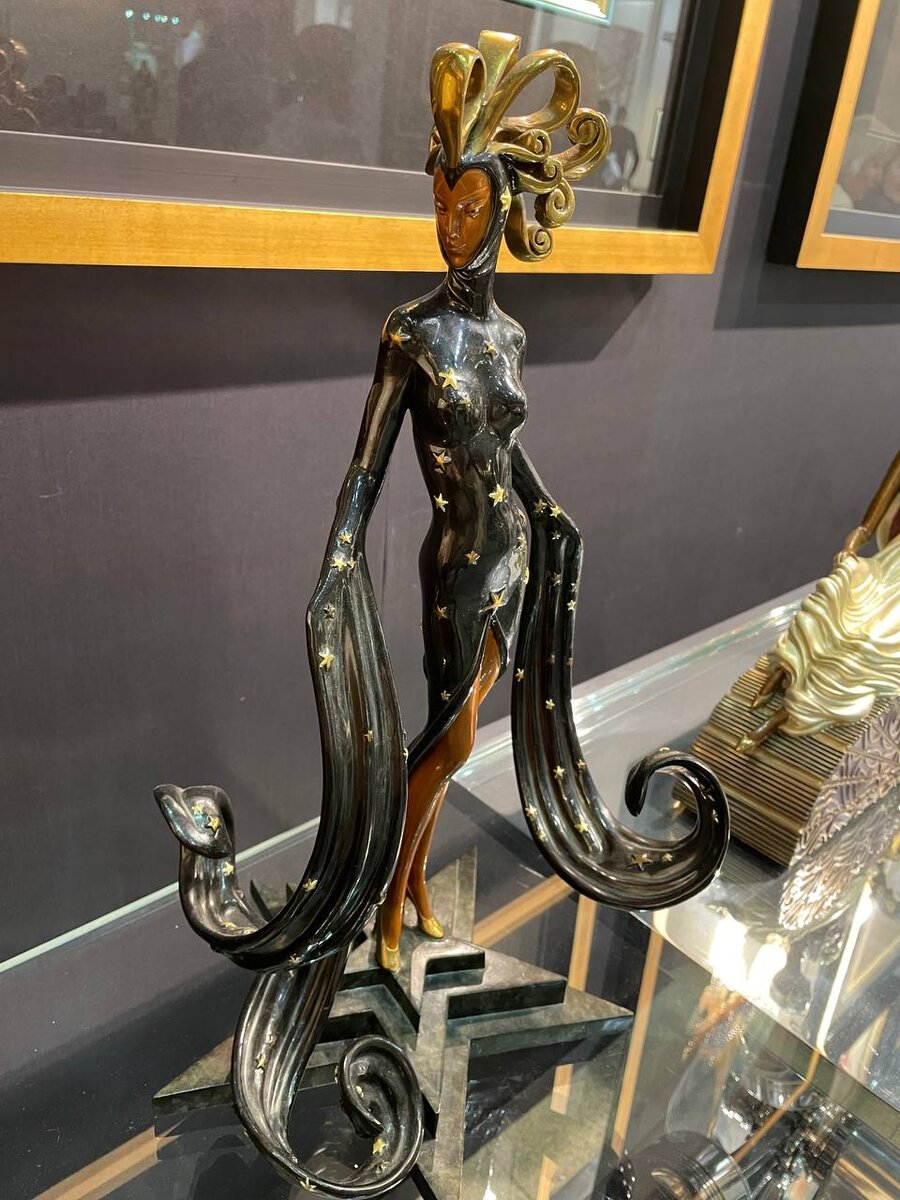 Фото с 48-го Российского Антикварного Салона & Lifestyle "Искусство Интерьера"