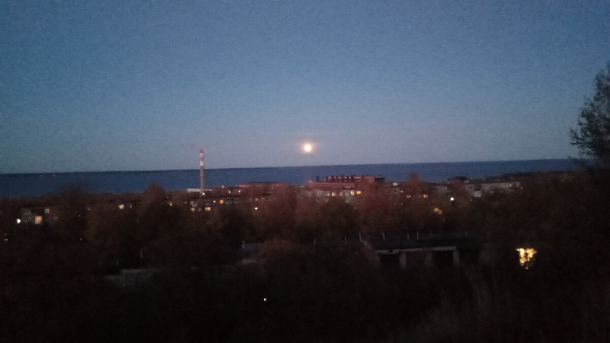 Фото Кочанов А.В. Вид на Онежское озеро. Карелия, Петрозаводск, район Ключевая