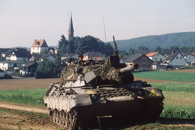    Немецкий танк Leopard 1 (cc) CMSGT Don Sutherland, USAF