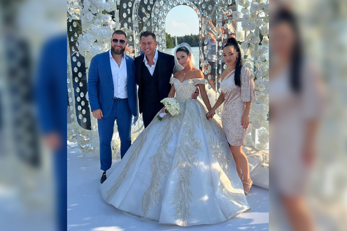 Новая возлюбленная Гарика Харламова как две капли воды похожа на Кристину Асмус.