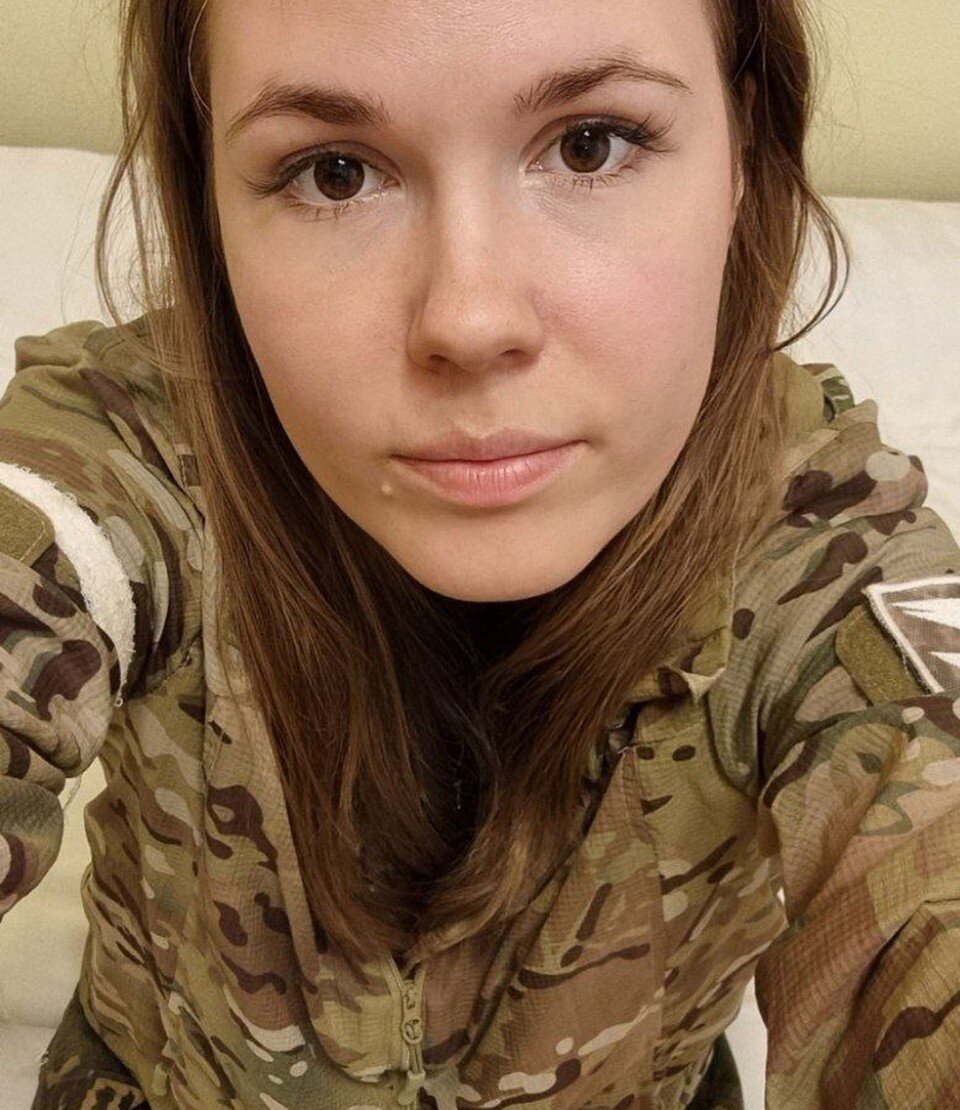     Немецкий популярный блогер и журналист Алина Липп продолжает влиять на немецкую аудиторию, проживая в Санкт-Петербурге  Личный архив