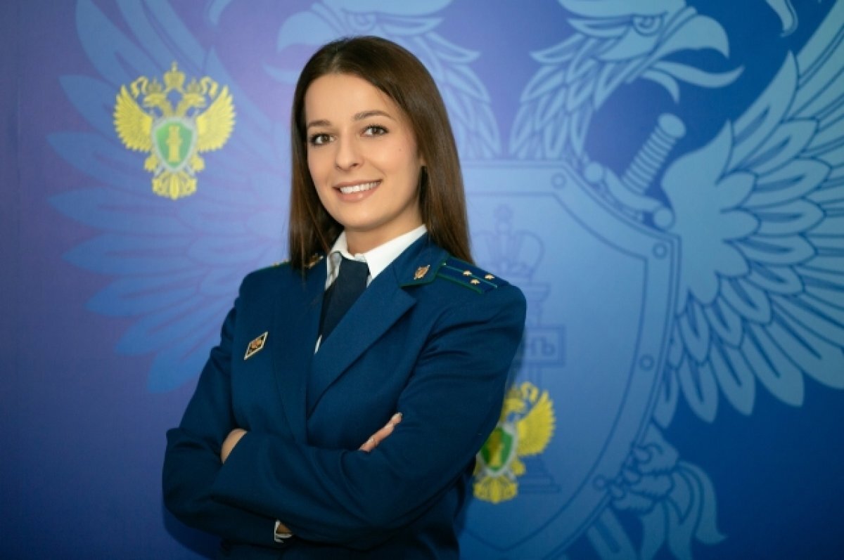    «Краса в погонах»: томичей продолжают знакомить с сотрудницами прокуратуры