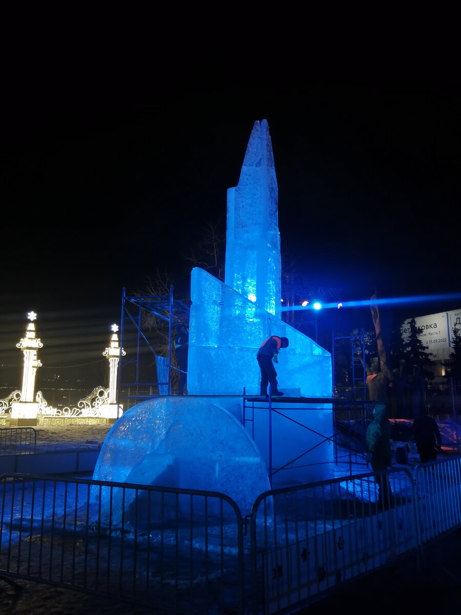 парк музеон снег и лед. выставка ледяных скульптур в музеоне. кутузовский проспект ледовые скульптуры. ледяные фигуры музеон. ледяные фигуры музеон.