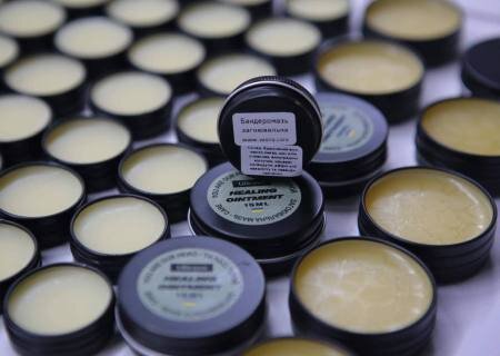    Во Львове выпускают заживляющую «бандеромазь»