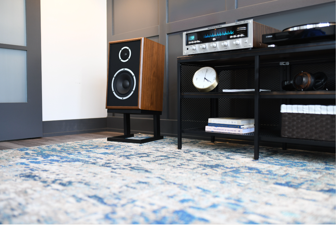 KLH Audio представляет винтажные полочные акустические системы Model Three: идеальное сочетание стиля и звука