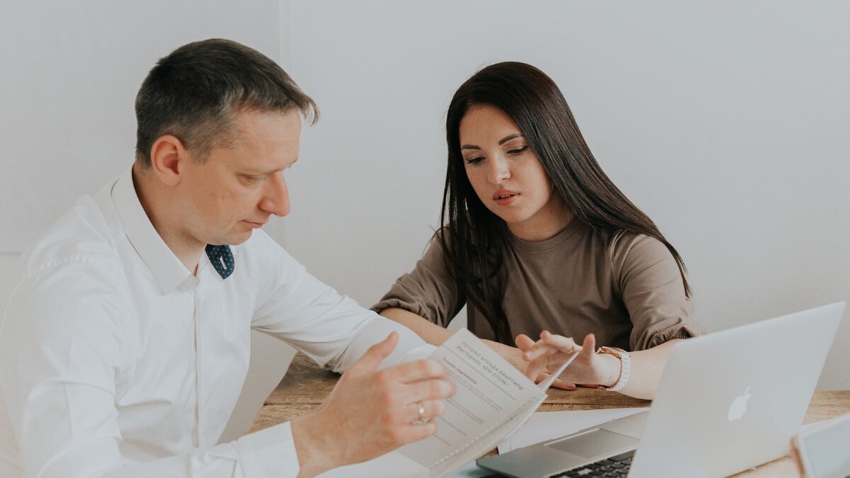 Моей первой квартирой была "убитая" студия в спальном районе Петербурга.