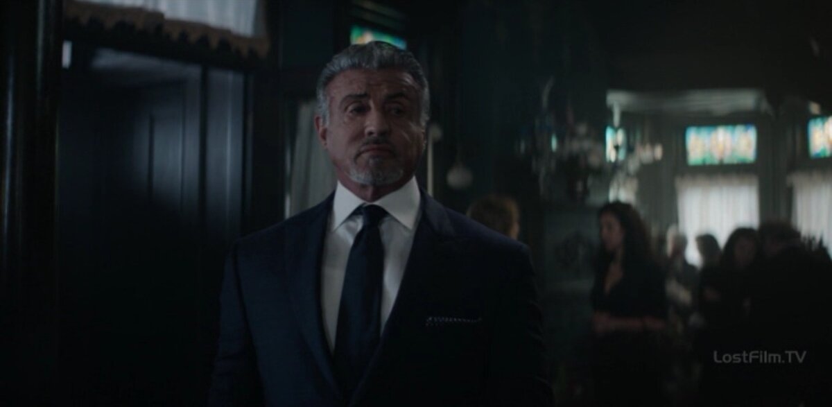 "Праздник у вас тут какой-то? Юбилей, или похороны..."