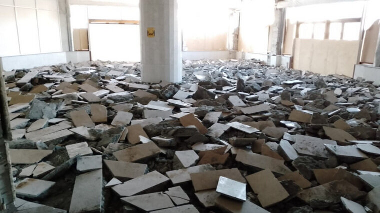    В частности, демонтируют центральный вход