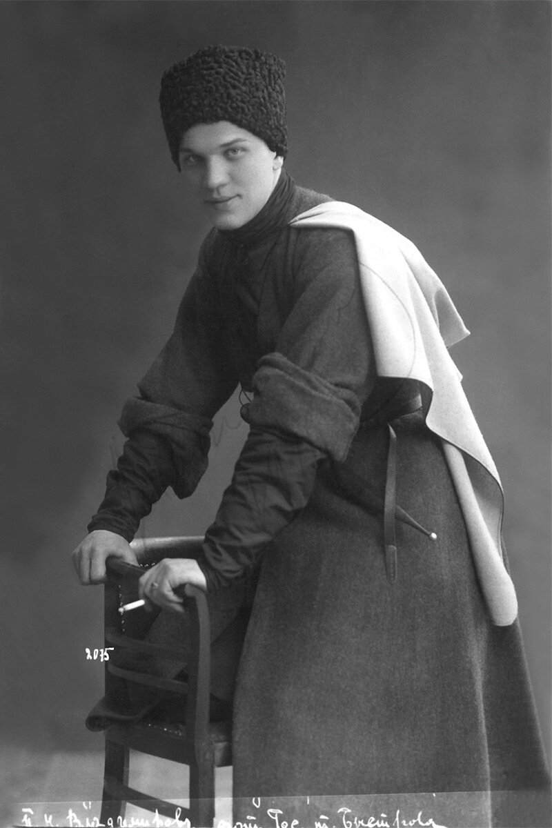 Петр Владимиров. 1917-1920. Фото Д. Быстров.