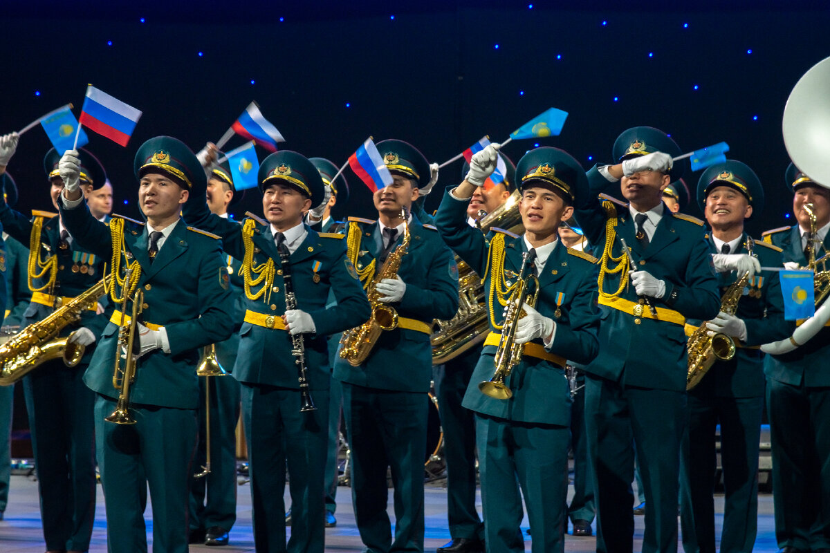 Военный оркестр Бурятии. Военные оркестры Кыргызстана. Амурские волны. Амурские волны дорога.