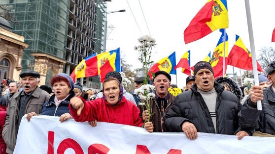    Митингующие в Кишинёве потребовали от правительства оплатить счета за ЖКХ Юлия Шелковенко